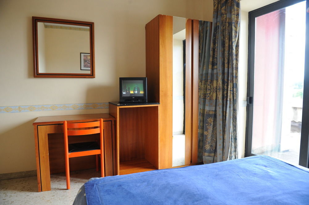 Hotel Ristorante La Campagnola Cassino Kültér fotó